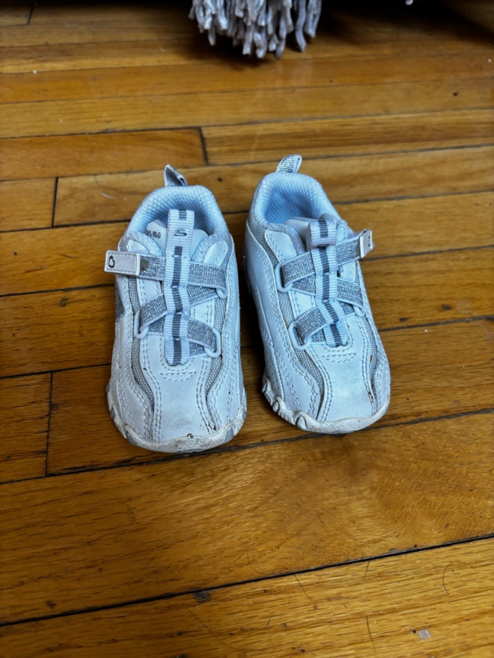 Skechers White and Light Gray Sneakers with Hook-and-Loop Strap
